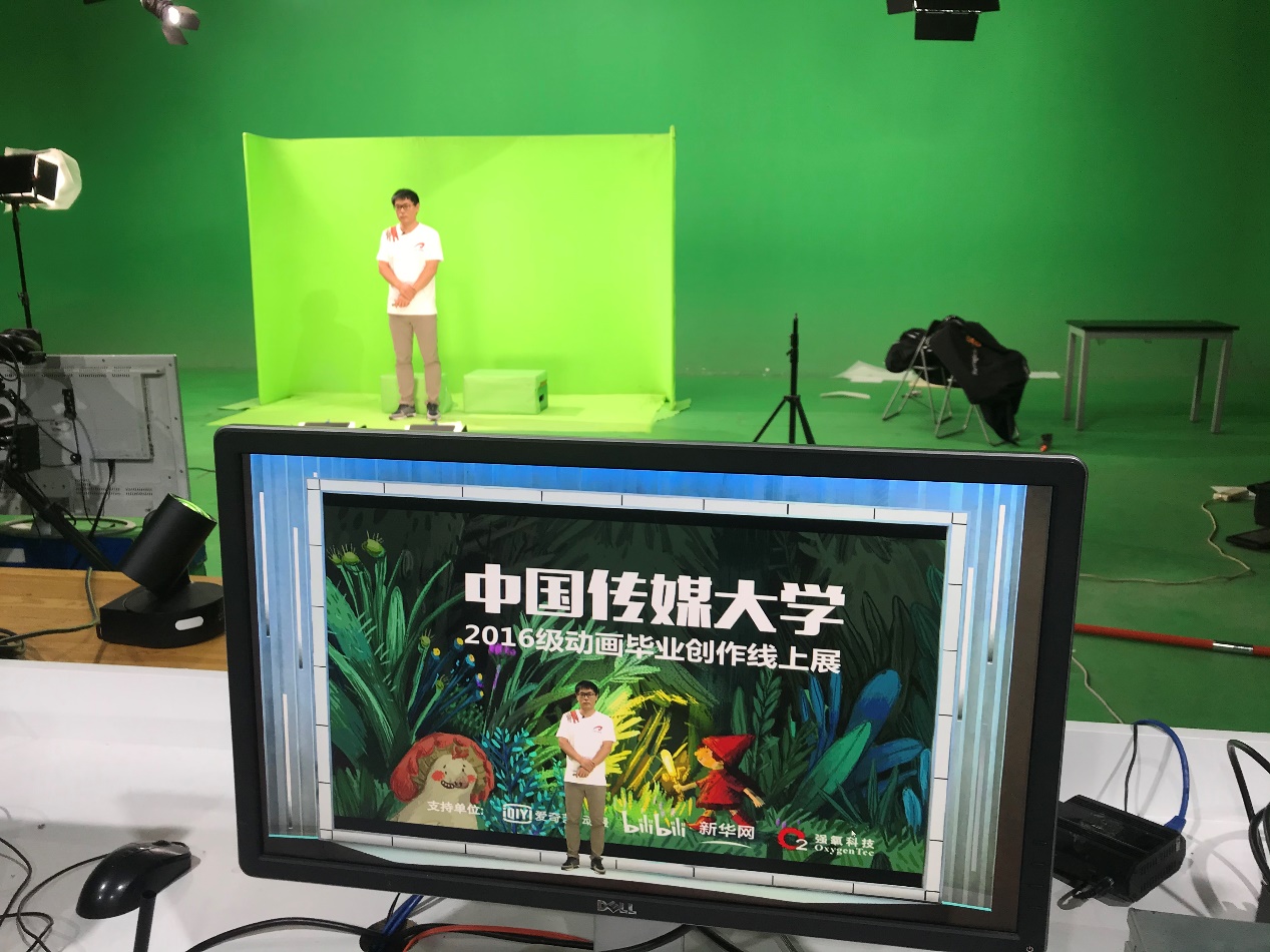 艾胜英老师的画面在直播中实时绿幕抠像合成