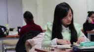 东街一号：《她和她的公益》